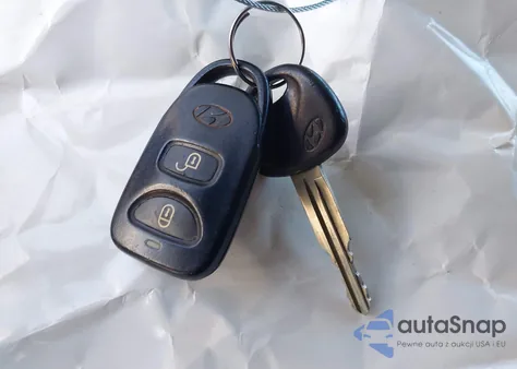 2005 Hyundai Tucson Gls/Lx from USA, damaged, VIN KM8JN72D25U191205